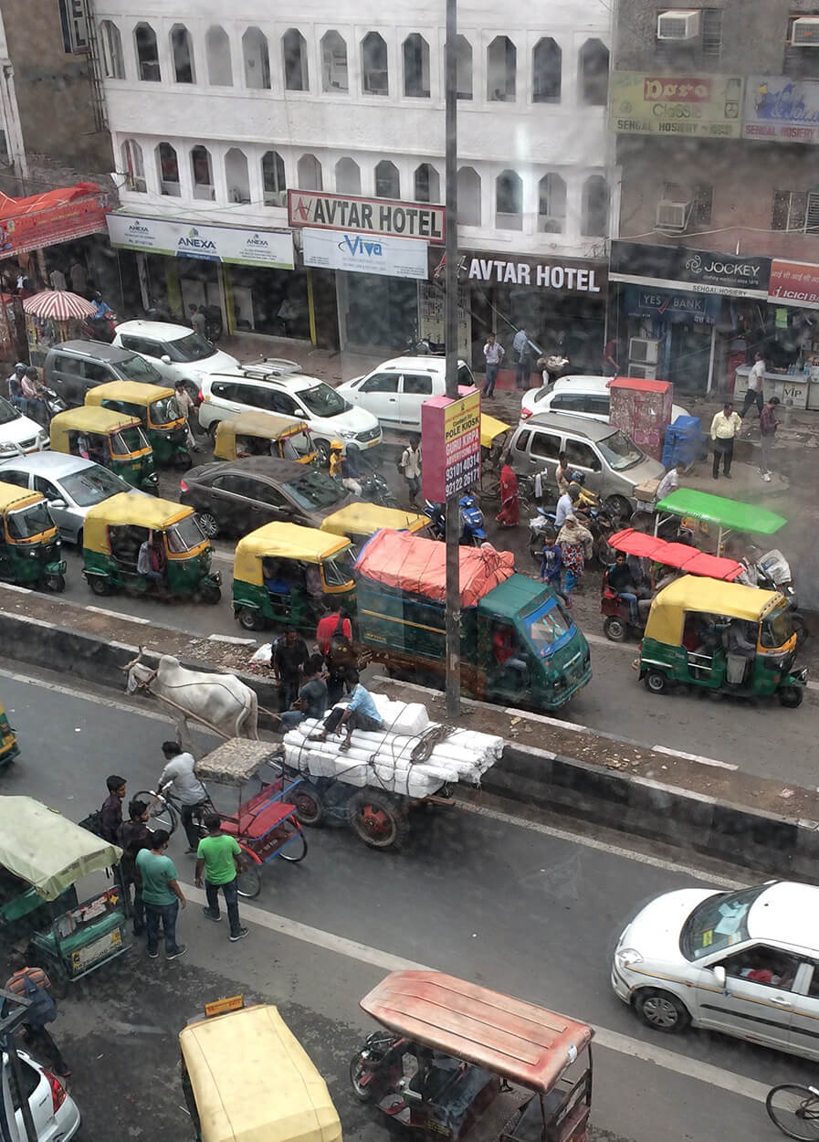 accounting-play-new-delhi-streets