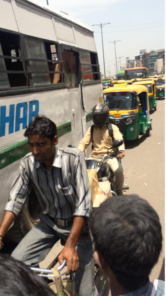 new-delhi-street-crossing-accounting-play