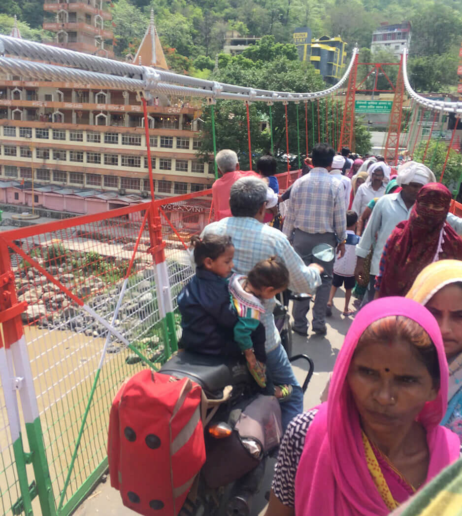 rishikesh-bridge-accounting-play_2